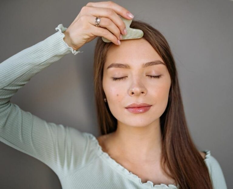 Gua-Sha-de-Jade-vs-Cuarzo-Rosa