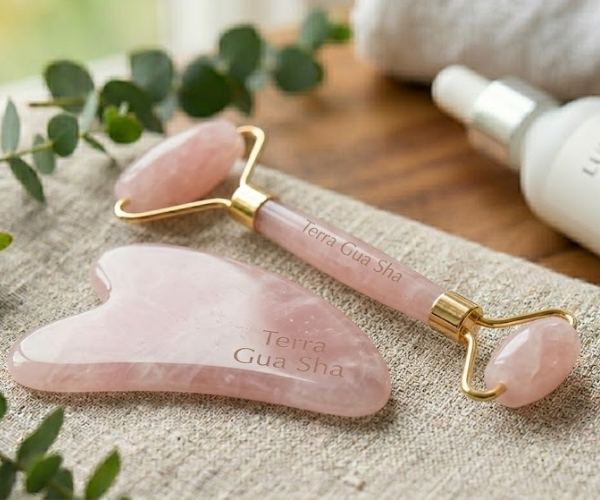 Gua Sha y Rodillo de Cuarzo Rosa Set de Gua Sha y Rodillo de Jade